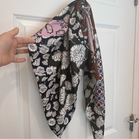 NWOT Max Mara Weekend Label-cut Printed Silk Twin Scarf Sz:90*90cm Spring/Summer - Picture 8 of 16